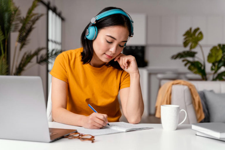 10 Free Tech Tools for College Students in 2025
