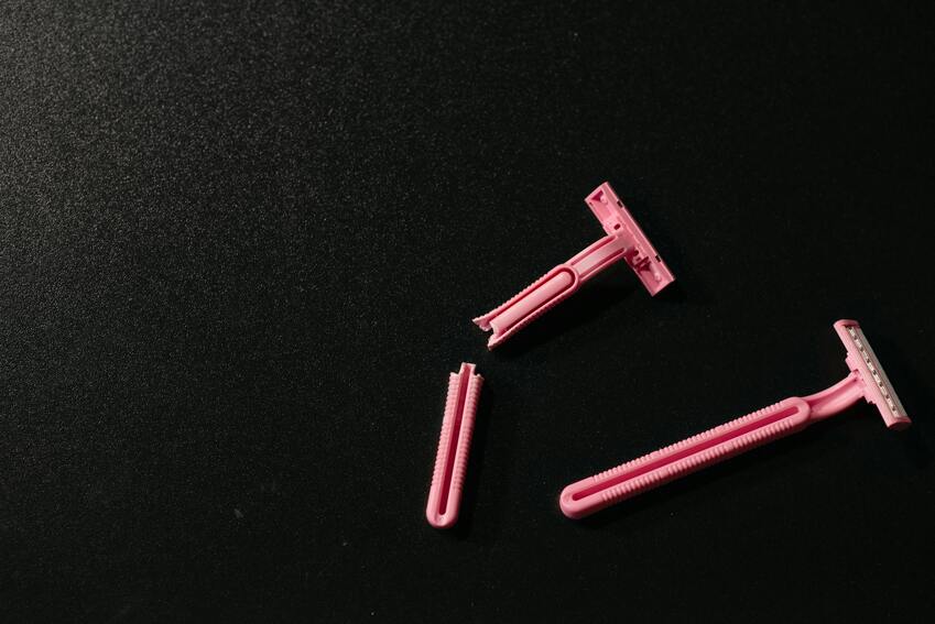 pink-razor-symbolism-of-pink-tax