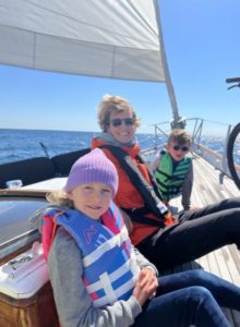 jen-enjoying-with-her-kids