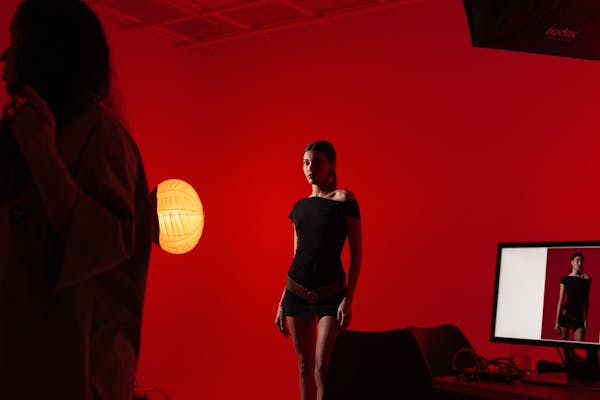 fashion-model-in-stylish-indoor-photoshoot